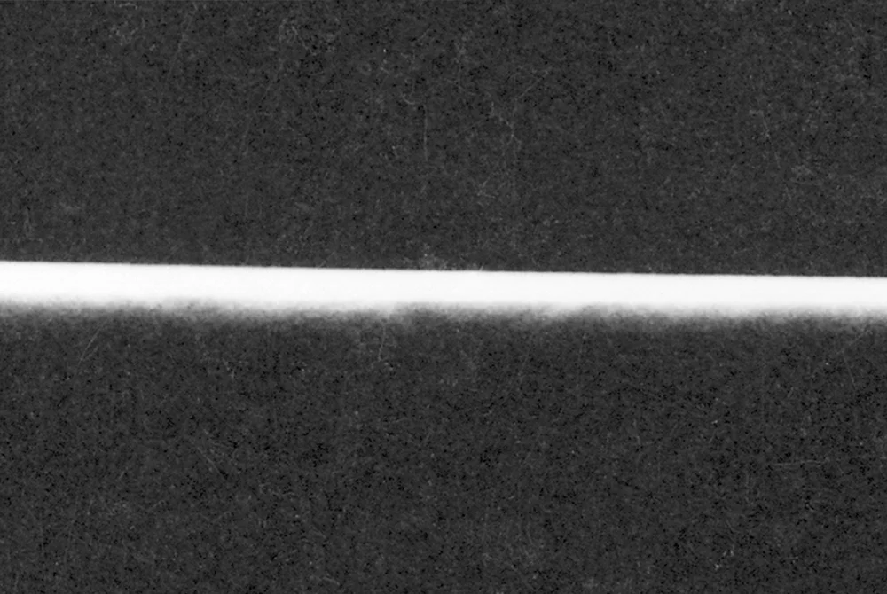Nicca-Iovinella-Abitarsi--Varcare-la-soglia-2004-2006-foto-in-bianco-e-nero-400-asa-stampa-su-forex(2) copia
